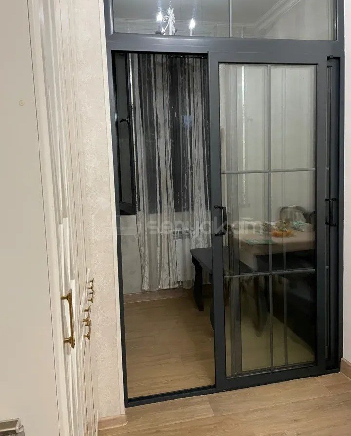 3 Սենյականոց Բնակարան Քարե Շենքում, 79քմ, 2/5 հարկ, Կապիտալ Վերանորոգված