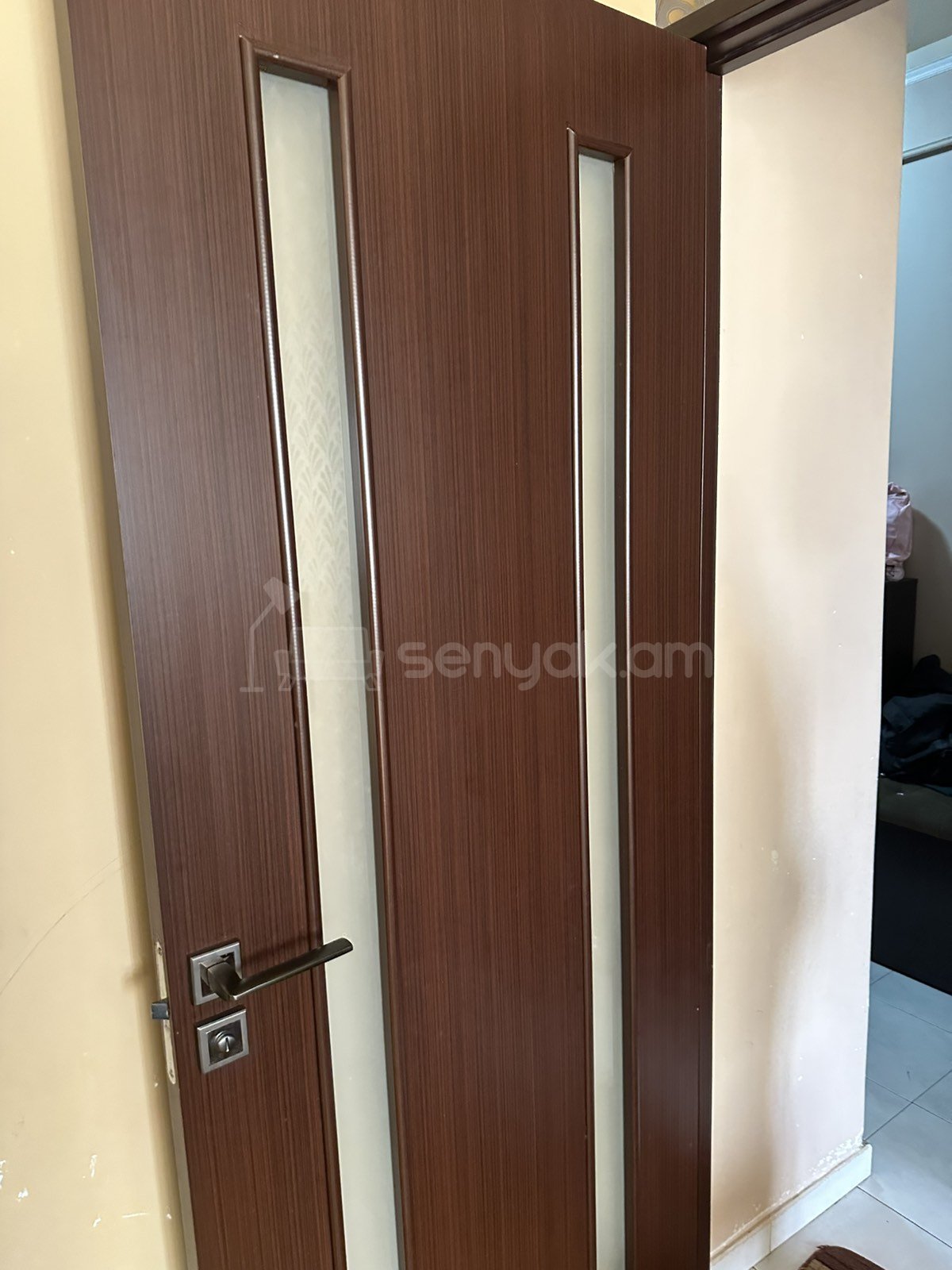 3 Սենյականոց Բնակարան Քարե Շենքում, 70քմ, 1/3 հարկ, Կոսմետիկ Վերանորոգված