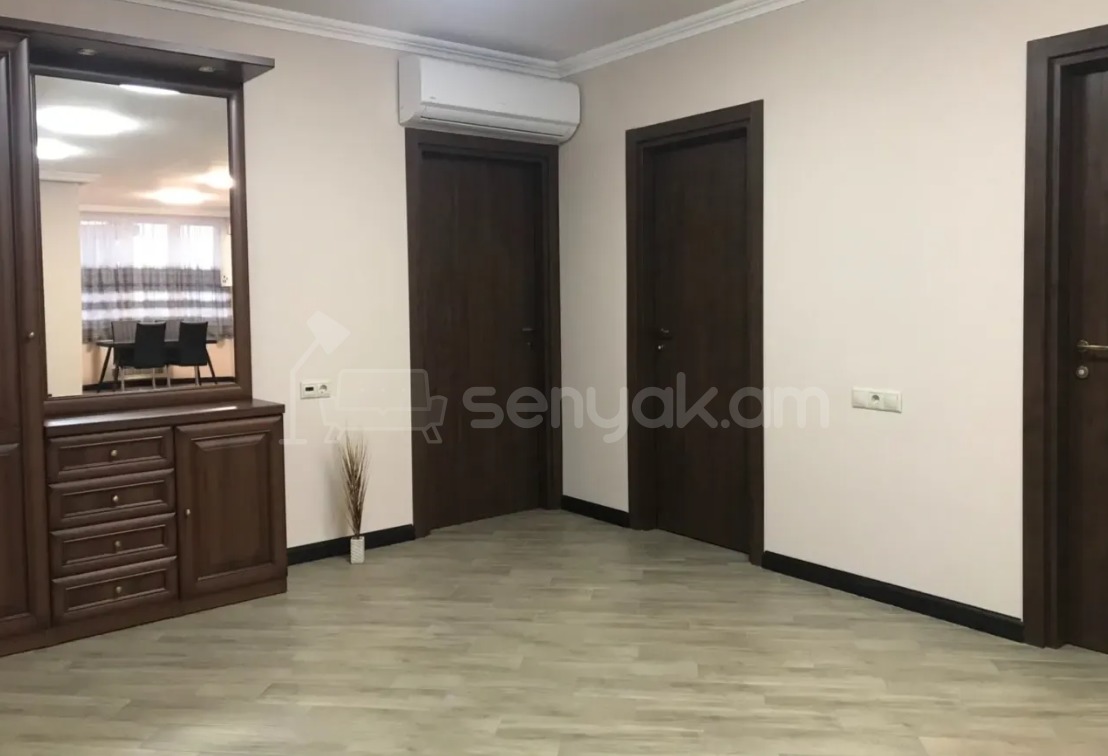 3 Սենյականոց Բնակարան, 81քմ, 10/11 հարկ, Դիզայներական Վերանորոգված, Կահավորված, Արևկող