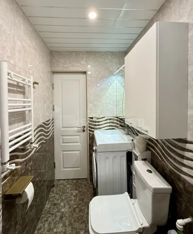 2 Սենյականոց Բնակարան Քարե Շենքում, 32քմ, 5/5 հարկ, Դիզայներական Վերանորոգված