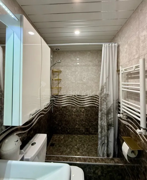 2 Սենյականոց Բնակարան Քարե Շենքում, 32քմ, 5/5 հարկ, Դիզայներական Վերանորոգված