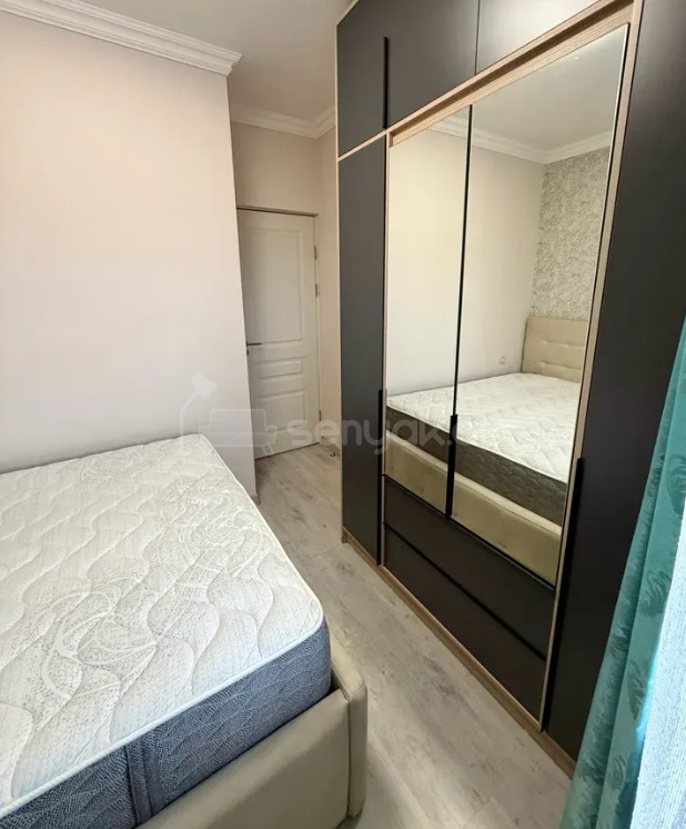 2 Սենյականոց Բնակարան Քարե Շենքում, 32քմ, 5/5 հարկ, Դիզայներական Վերանորոգված