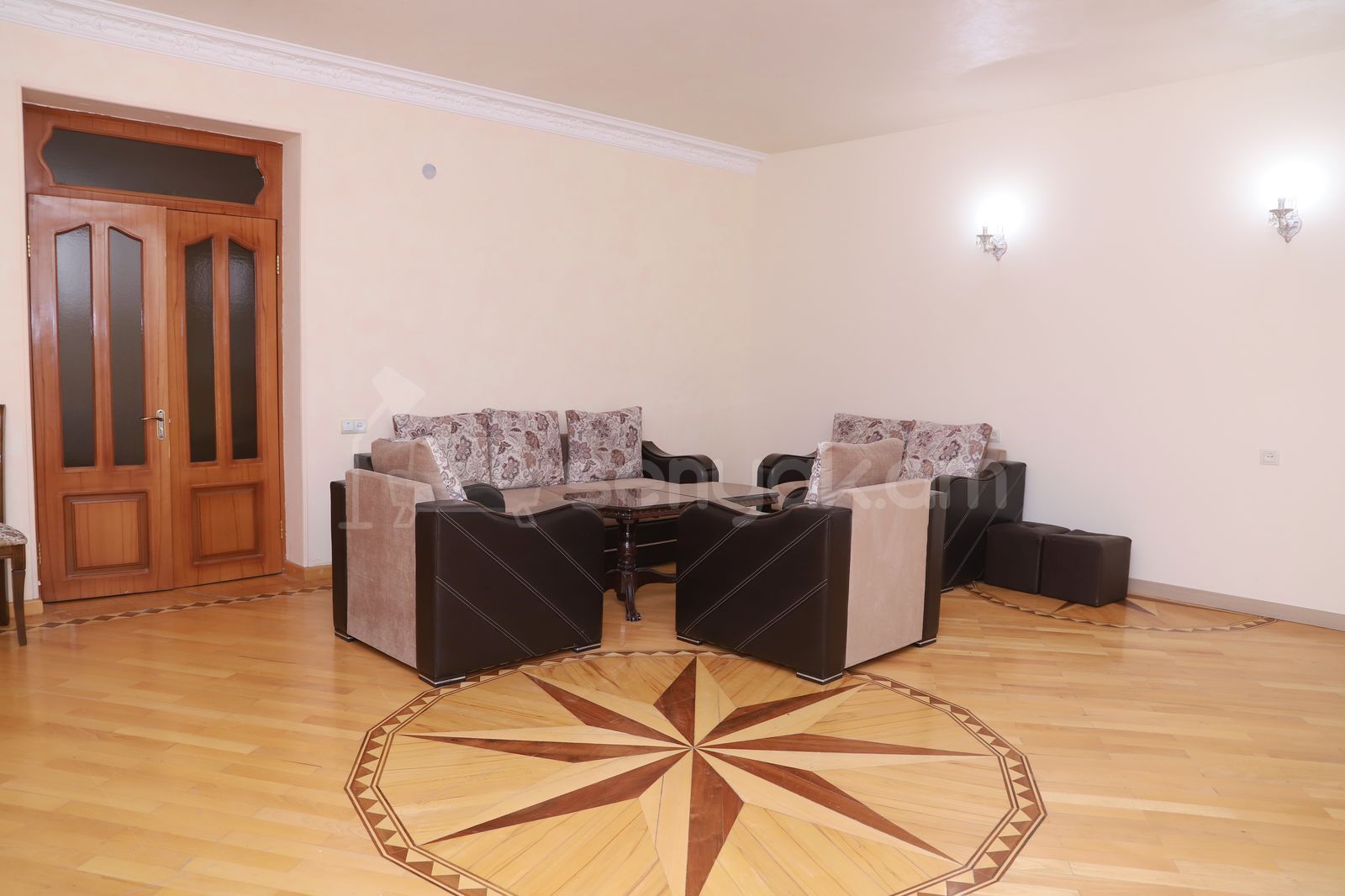 8 Սենյականոց Շքեղ Առանձնատուն, 200քմ, Լողավազանով