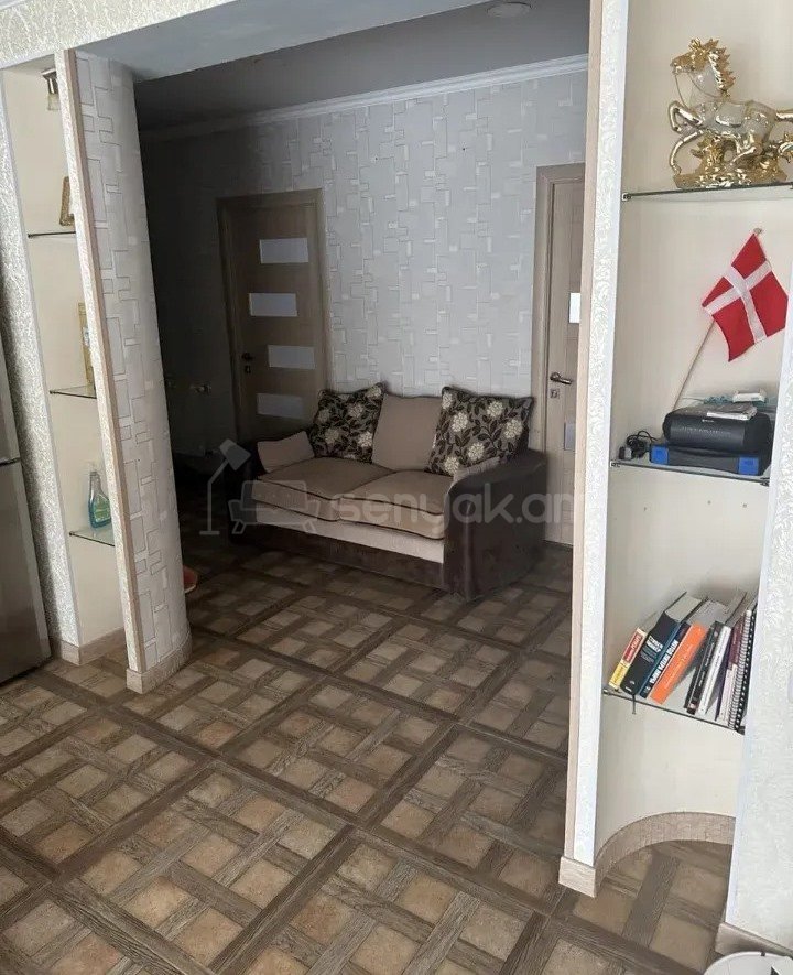 3 Սենյականոց Բնակարան, 89քմ, 2/10 հարկ, Կապիտալ Վերանորոգված