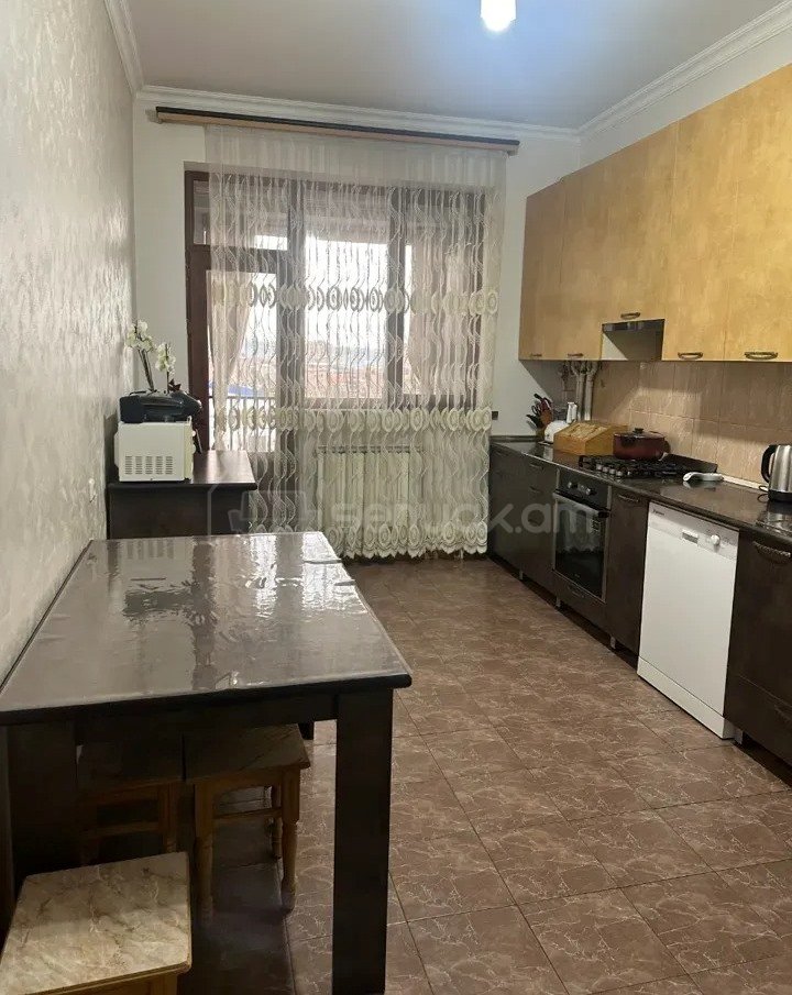 3 Սենյականոց Բնակարան Նորակառույցում, 98քմ, 10/15 հարկ, Կապիտալ Վերանորոգված