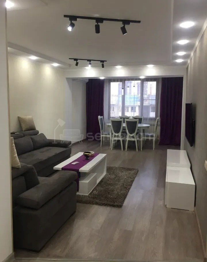 3 Սենյականոց Բնակարան Քարե Շենքում, 73քմ, 5/5 հարկ, Կապիտալ Վերանորոգված
