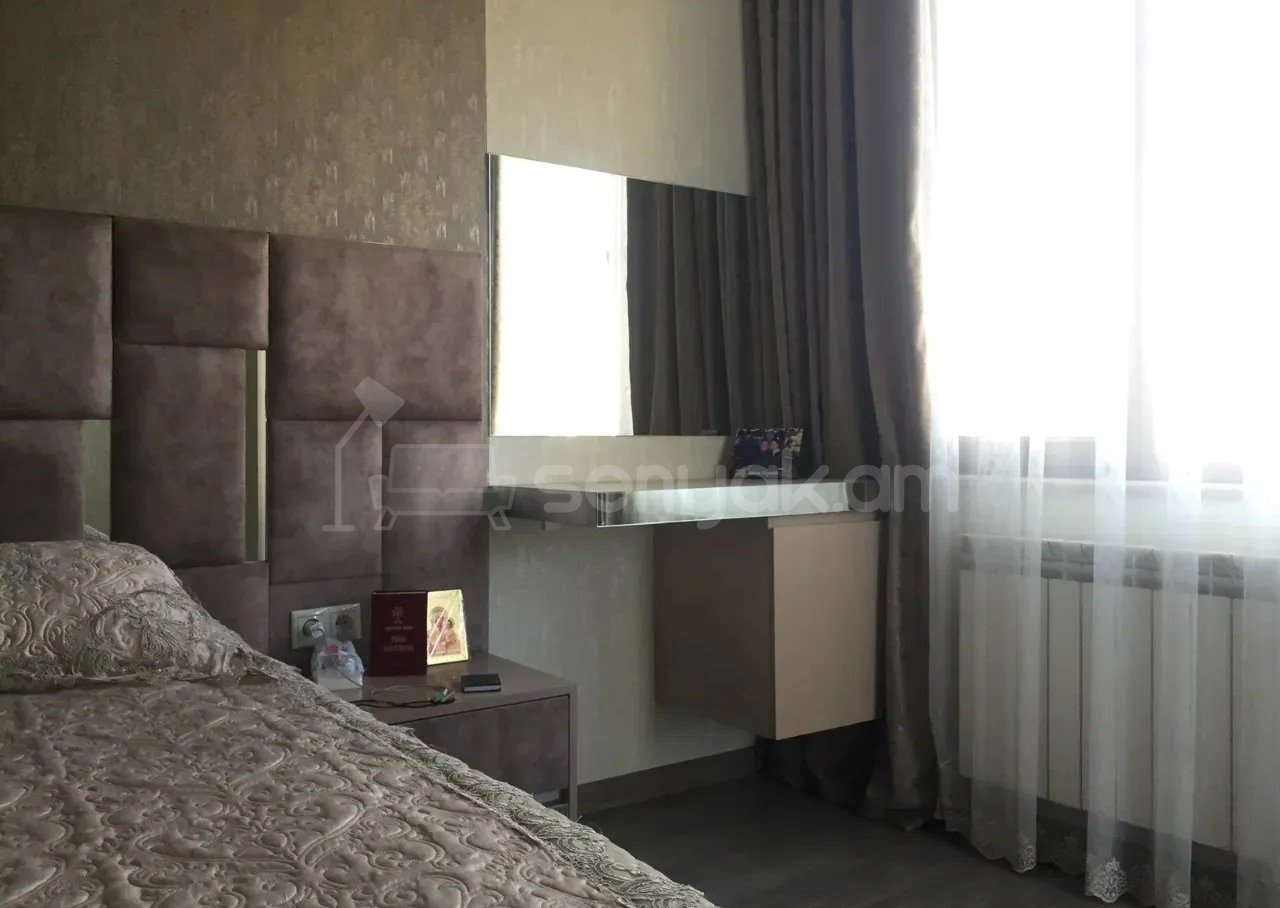 3 Սենյականոց Բնակարան Քարե Շենքում, 73քմ, 5/5 հարկ, Կապիտալ Վերանորոգված