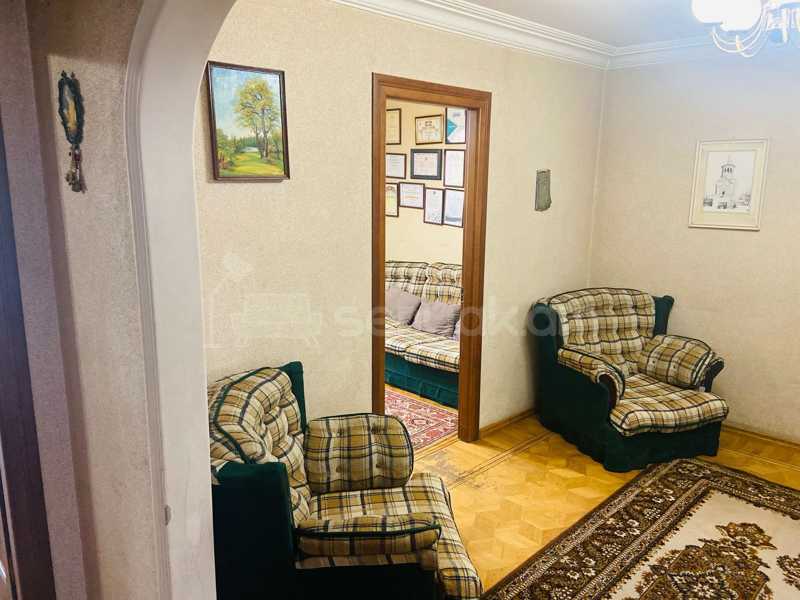 3 Սենյականոց Բնակարան Քարե Շենքում, 100քմ, 2/5 հարկ, Կապիտալ Վերանորոգված, Կահավորված, Արևկող