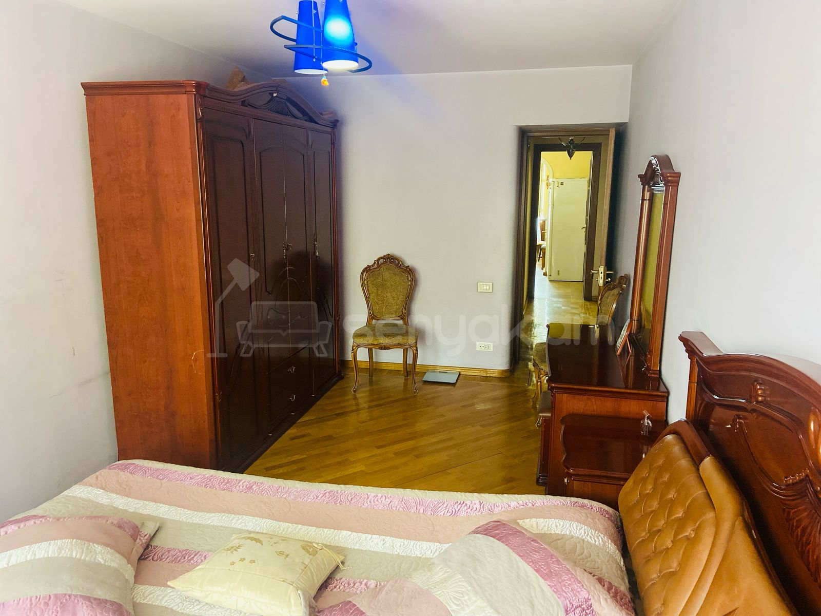 3 Սենյականոց Բնակարան Քարե Շենքում, 100քմ, 2/5 հարկ, Կապիտալ Վերանորոգված, Կահավորված, Արևկող