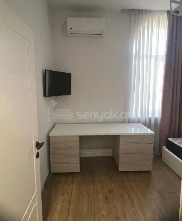 4 Սենյականոց Բնակարան Քարե Շենքում, 83քմ, 4/4 հարկ, Կապիտալ Վերանորոգված, Կահավորված
