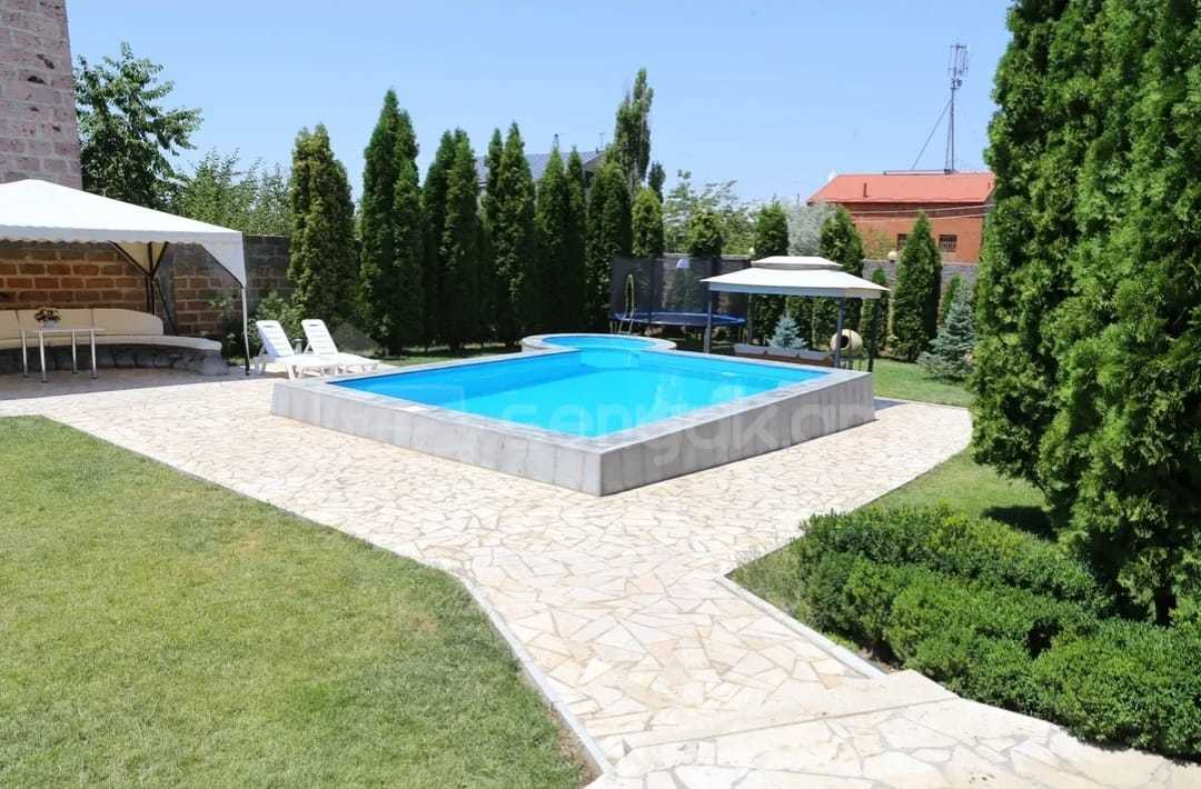 4 Սենյականոց Շքեղ Առանձնատուն, 200քմ, Լողավազանով