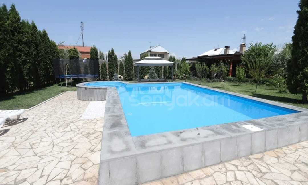 4 Սենյականոց Շքեղ Առանձնատուն, 200քմ, Լողավազանով