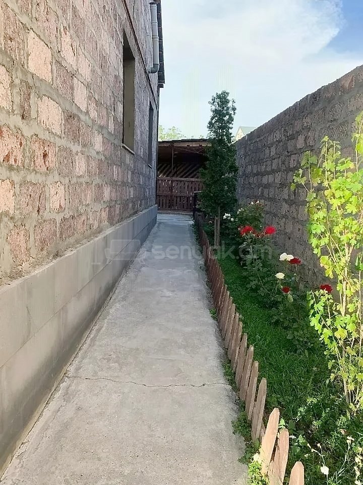 4 Սենյականոց Սեփական Տուն, 80քմ, Կապիտալ Վերանորոգված
