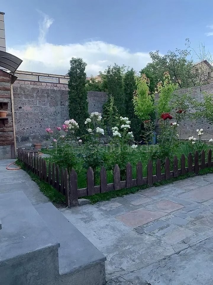 4 Սենյականոց Սեփական Տուն, 80քմ, Կապիտալ Վերանորոգված