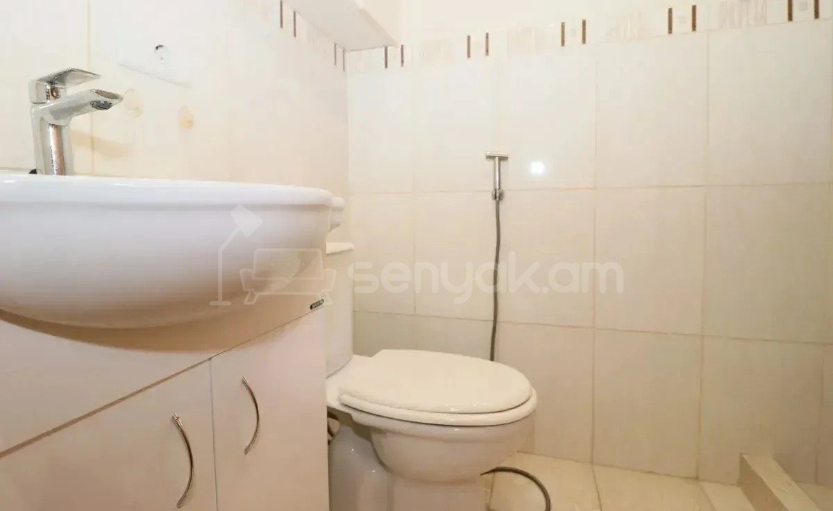 2 Սենյականոց Բնակարան Նորակառույցում, 70քմ, 3/3 հարկ, Կապիտալ Վերանորոգված, Կահավորված, Արևկող