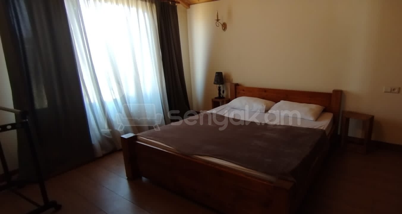 5 Սենյականոց Շքեղ Առանձնատուն, 250քմ, Լողավազանով