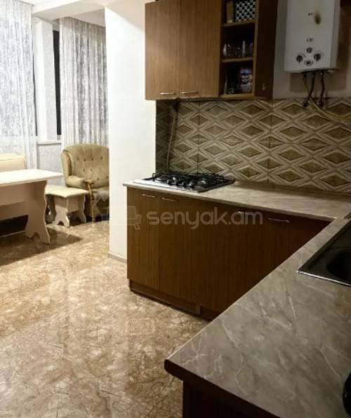 3 Սենյականոց Բնակարան Քարե Շենքում, 67քմ, 5/5 հարկ, Կապիտալ Վերանորոգված, Կահավորված
