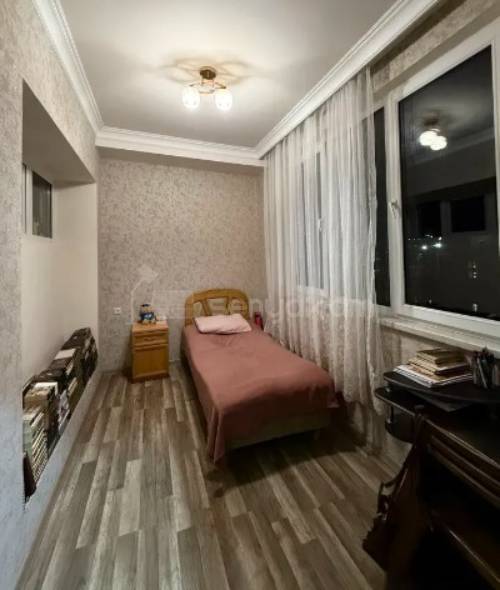 3 Սենյականոց Բնակարան Քարե Շենքում, 67քմ, 5/5 հարկ, Կապիտալ Վերանորոգված, Կահավորված