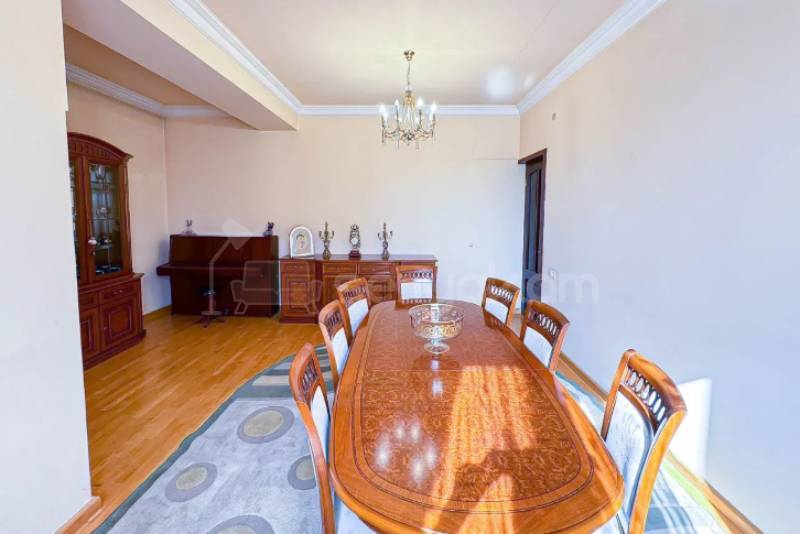 4 Սենյականոց Բնակարան Նորակառույցում, 104քմ, 7/12 հարկ, Կապիտալ Վերանորոգված