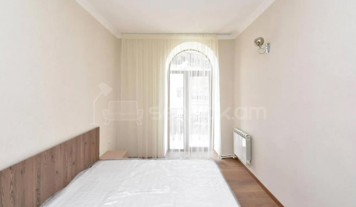 5 Սենյականոց Բնակարան Քարե Շենքում, 120քմ, 2/2 հարկ, Կապիտալ Վերանորոգված, Կահավորված