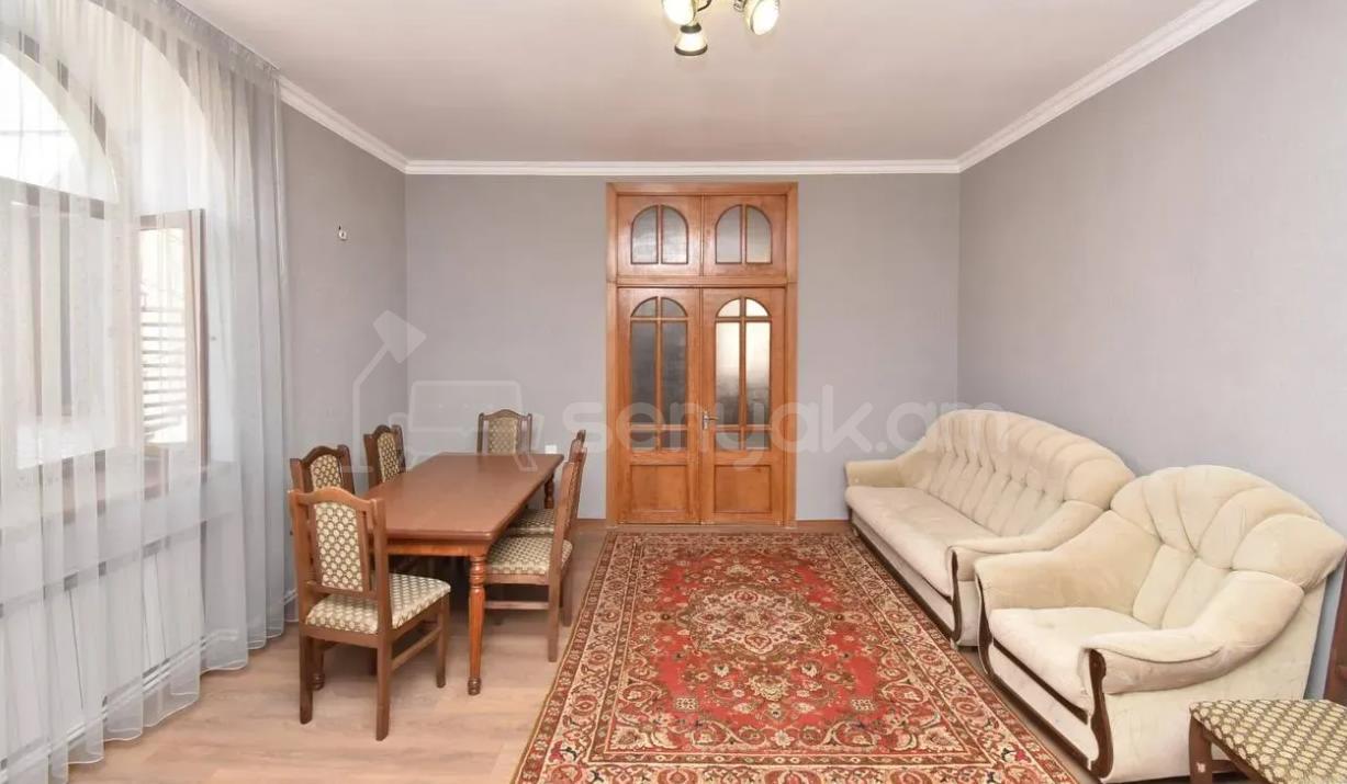5 Սենյականոց Բնակարան Քարե Շենքում, 120քմ, 2/2 հարկ, Կապիտալ Վերանորոգված, Կահավորված