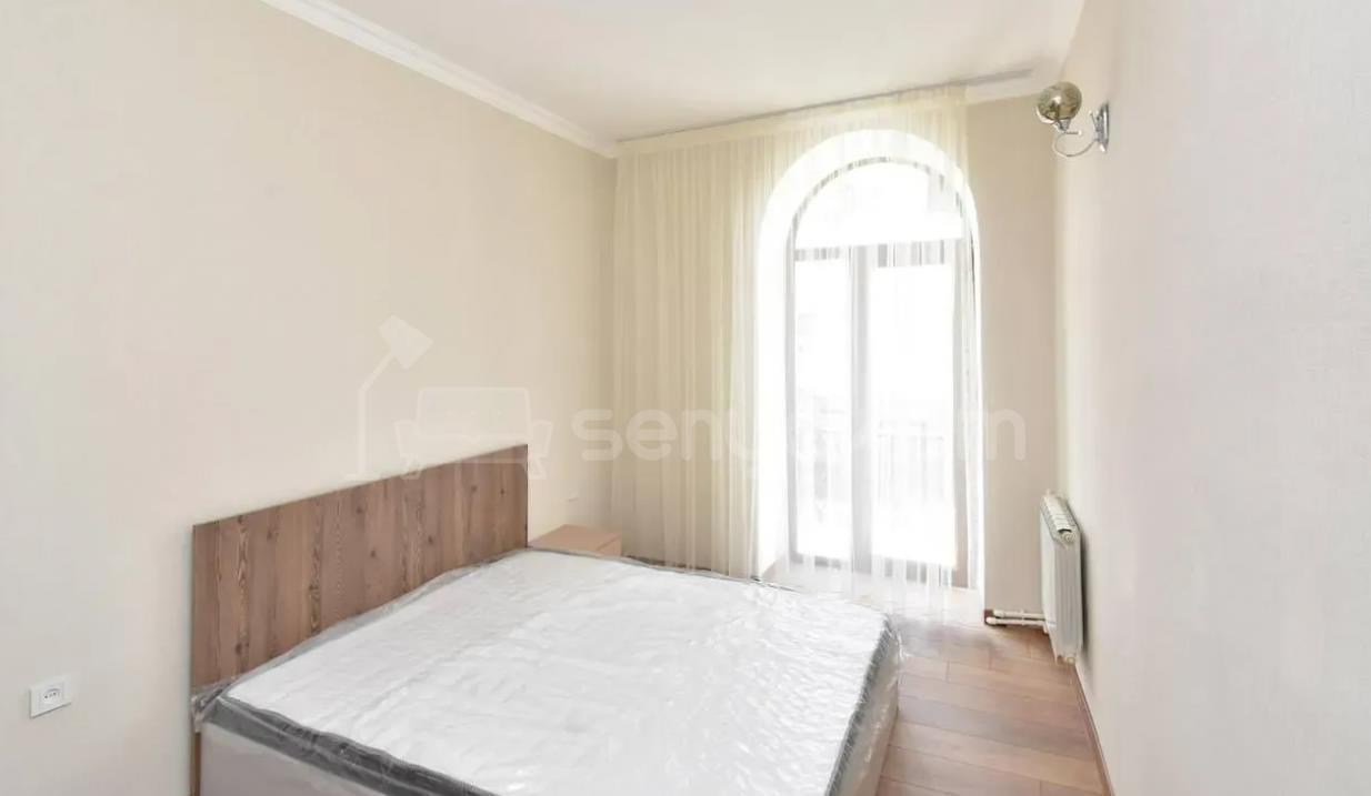5 Սենյականոց Բնակարան Քարե Շենքում, 120քմ, 2/2 հարկ, Կապիտալ Վերանորոգված, Կահավորված