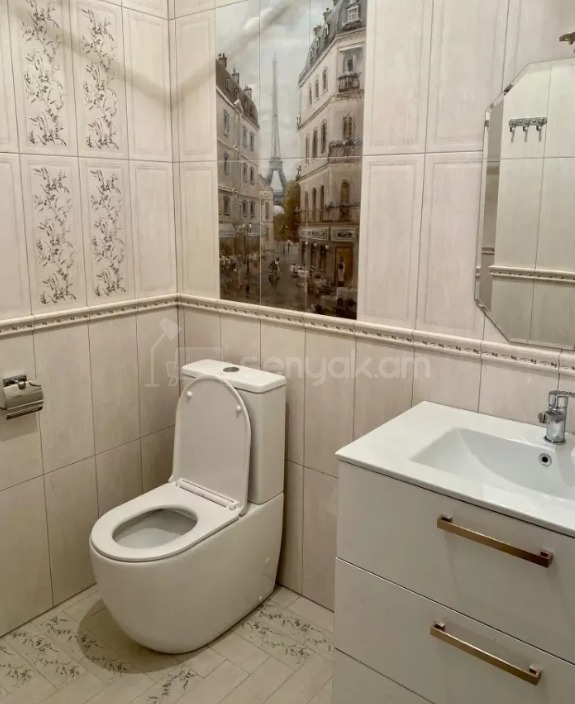 2 Սենյականոց Բնակարան Քարե Շենքում, 60քմ, 2/5 հարկ, Կապիտալ Վերանորոգված, Կահավորված, Արևկող