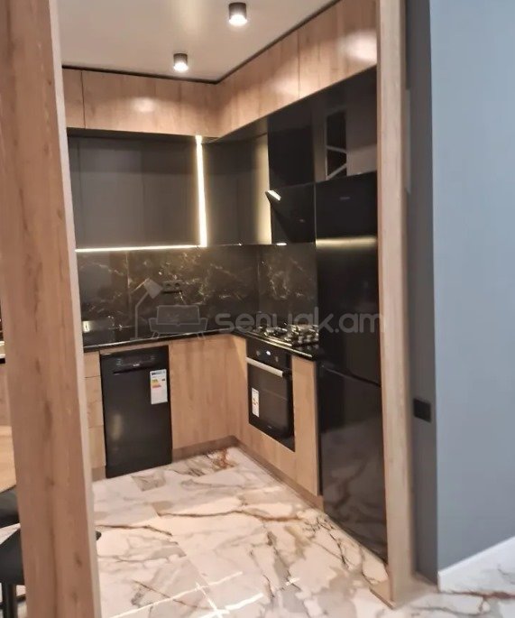 3 Սենյականոց Բնակարան, 70քմ, 6/9 հարկ, Կապիտալ Վերանորոգված, Կահավորված, Արևկող