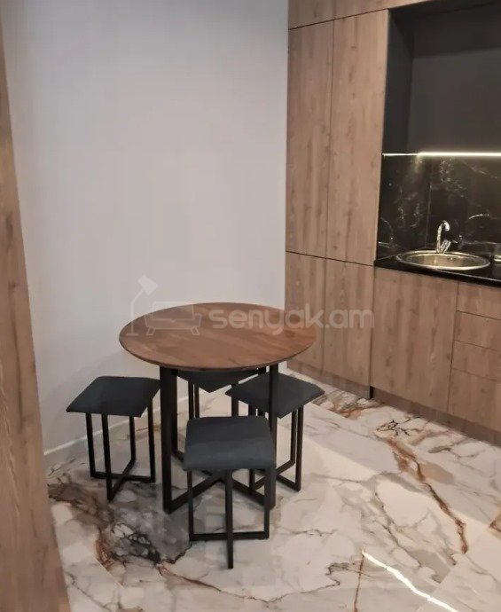 3 Սենյականոց Բնակարան, 70քմ, 6/9 հարկ, Կապիտալ Վերանորոգված, Կահավորված, Արևկող