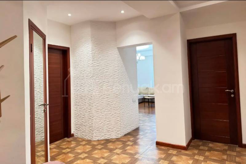 3 Սենյականոց Բնակարան Նորակառույցում, 106քմ, 11/18 հարկ, Կապիտալ Վերանորոգված