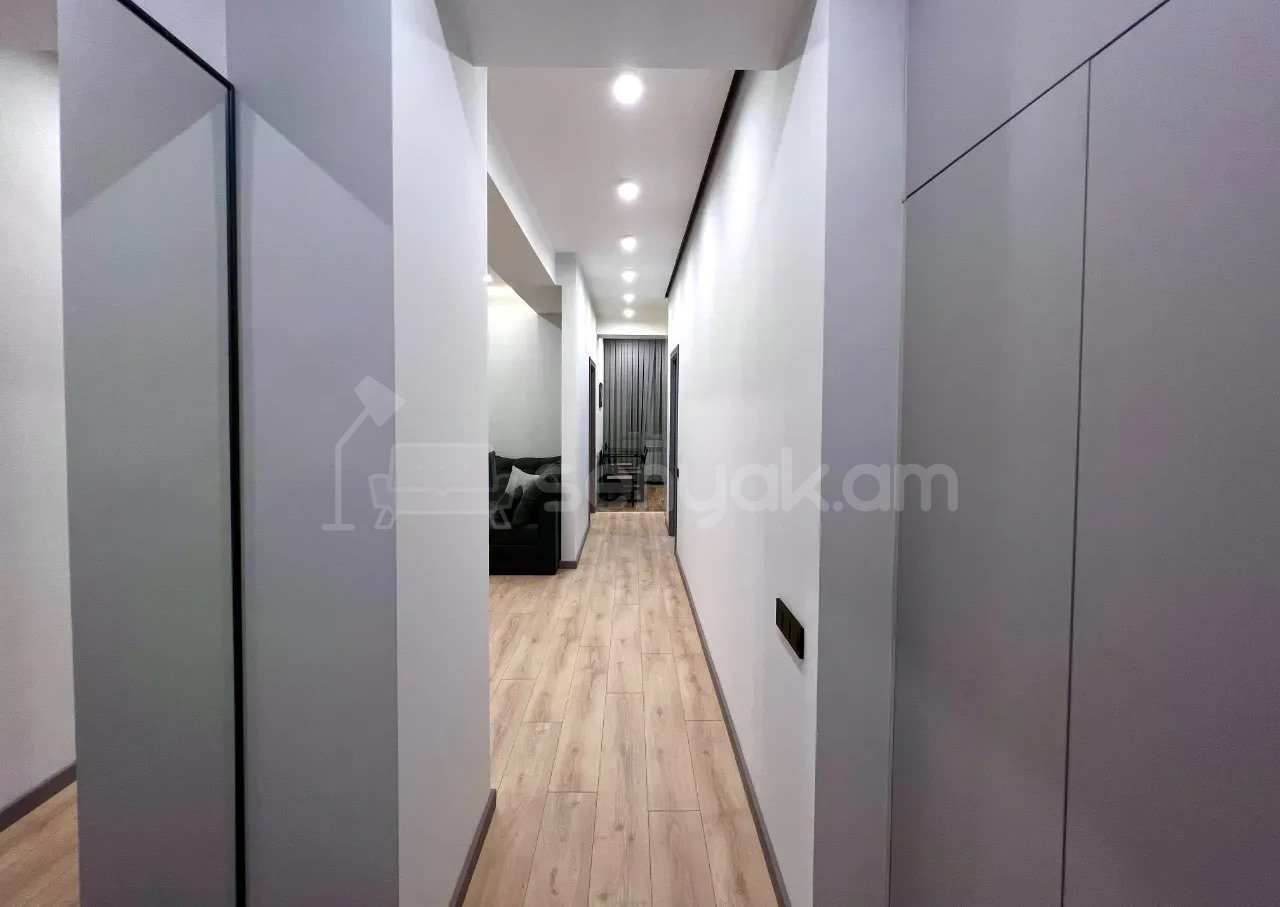 4 Սենյականոց Բնակարան Նորակառույցում, 77քմ, 2/12 հարկ, Կապիտալ Վերանորոգված