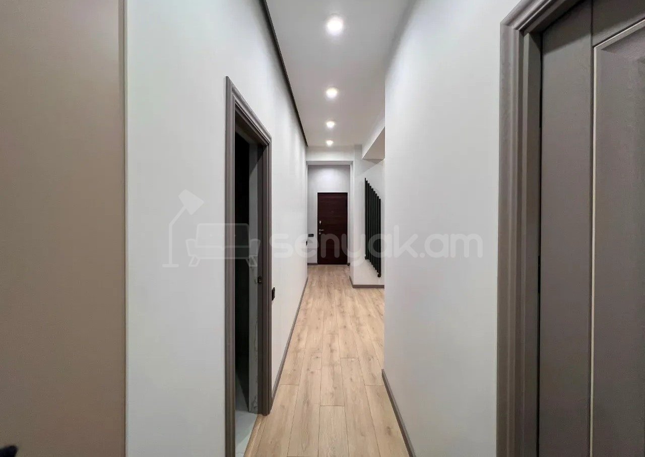 4 Սենյականոց Բնակարան Նորակառույցում, 77քմ, 2/12 հարկ, Կապիտալ Վերանորոգված