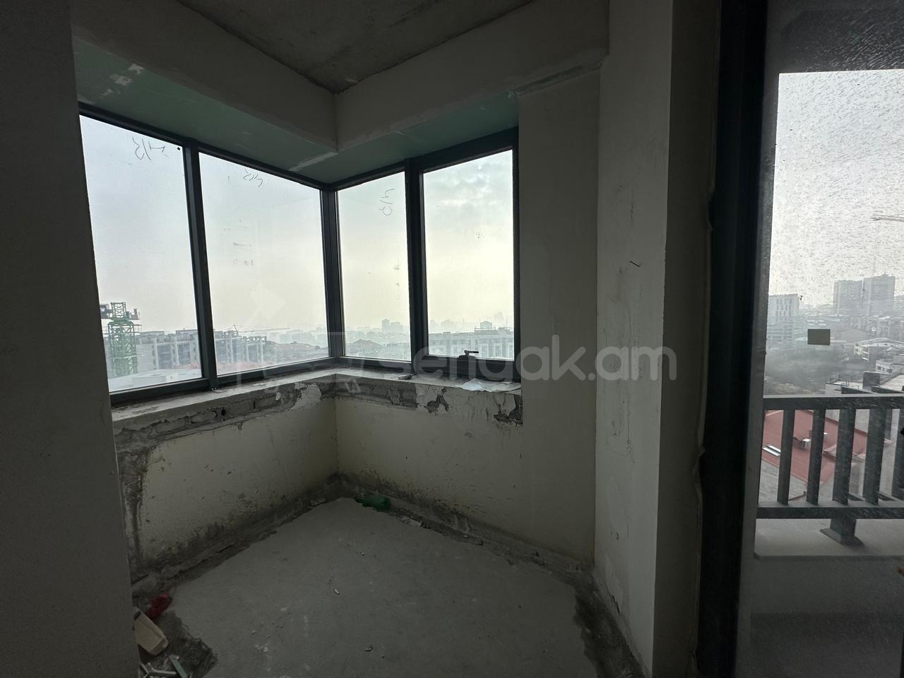 3 Սենյականոց Բնակարան, 113քմ, 10/12 հարկ, Զրոյական Վիճակում