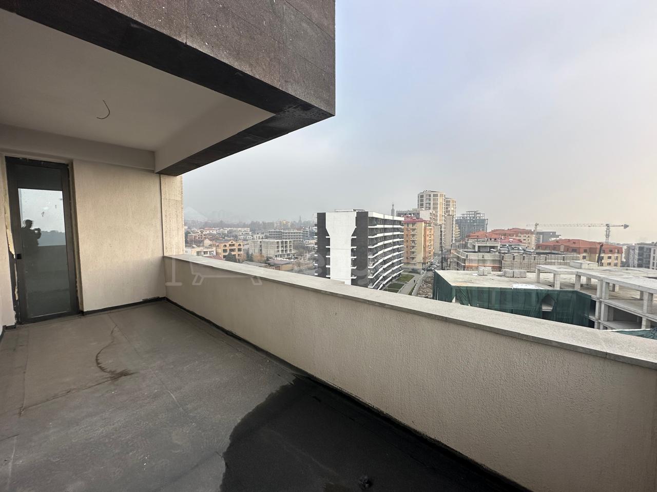 3 Սենյականոց Բնակարան, 113քմ, 10/12 հարկ, Զրոյական Վիճակում