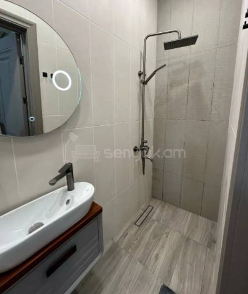 4 Սենյականոց Բնակարան Նորակառույցում, 95քմ, 3/14 հարկ, Կապիտալ Վերանորոգված