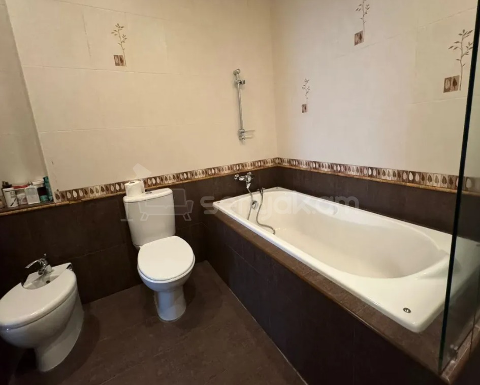 4 Սենյականոց Բնակարան Նորակառույցում, 181քմ, 4/11 հարկ, Դիզայներական Վերանորոգված