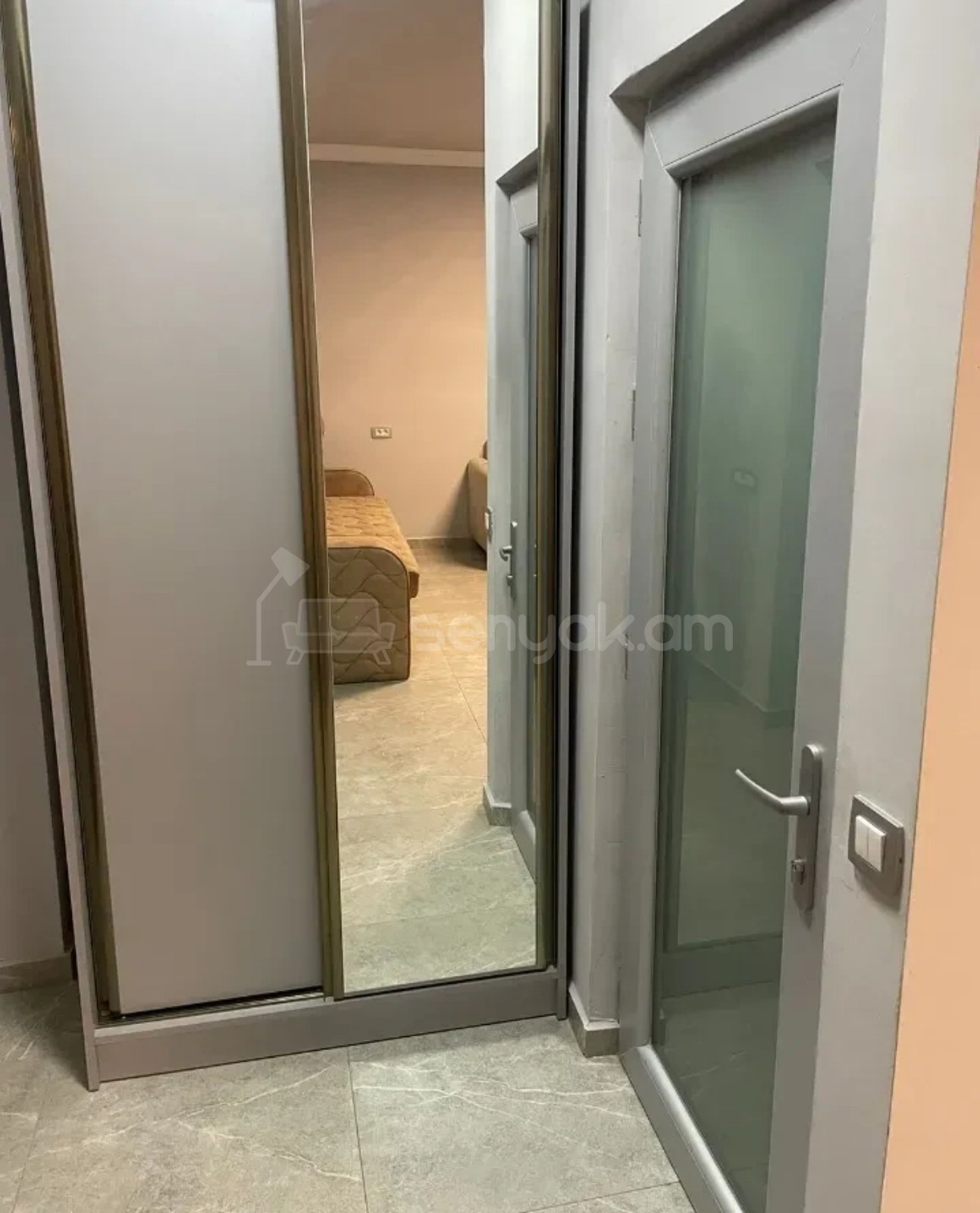1 Սենյականոց Բնակարան Քարե Շենքում, 33քմ, 2/5 հարկ, Կապիտալ Վերանորոգված, Կահավորված, Արևկող