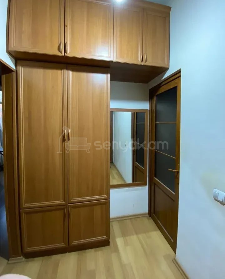 1 Սենյականոց Բնակարան Քարե Շենքում, 42քմ, 3/5 հարկ, Կապիտալ Վերանորոգված, Կահավորված, Արևկող