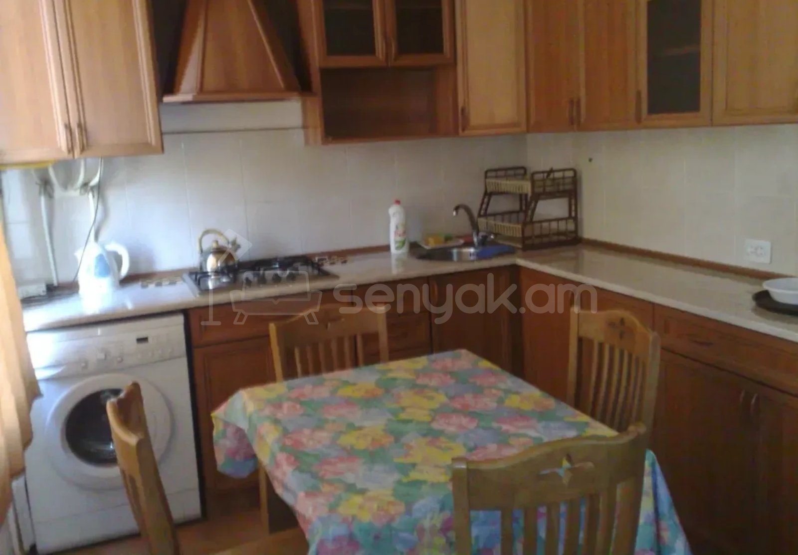 1 Սենյականոց Բնակարան Քարե Շենքում, 42քմ, 3/5 հարկ, Կապիտալ Վերանորոգված, Կահավորված, Արևկող