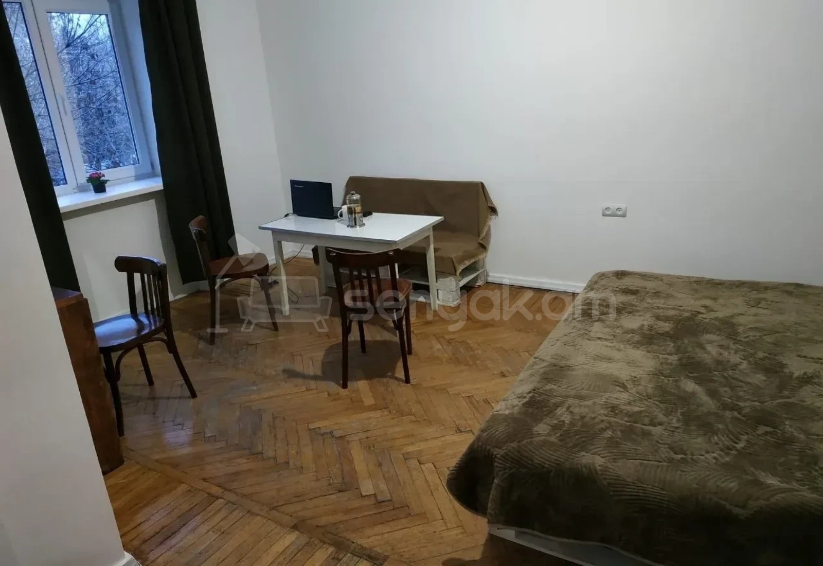 1 Սենյականոց Բնակարան Քարե Շենքում, 30քմ, 2/4 հարկ, Կապիտալ Վերանորոգված