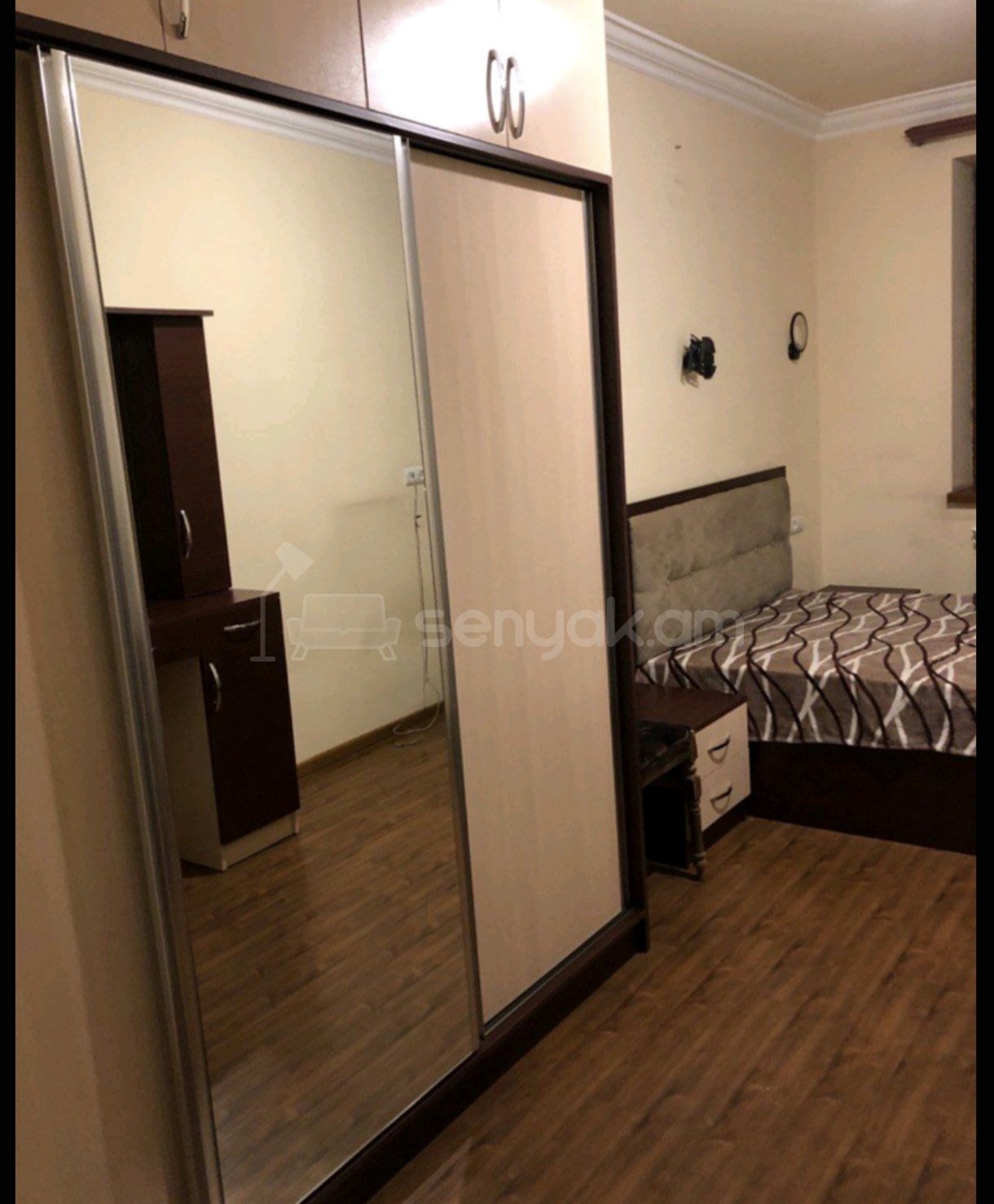 3 Սենյականոց Բնակարան Քարե Շենքում, 68քմ, 3/5 հարկ, Կապիտալ Վերանորոգված, Կահավորված