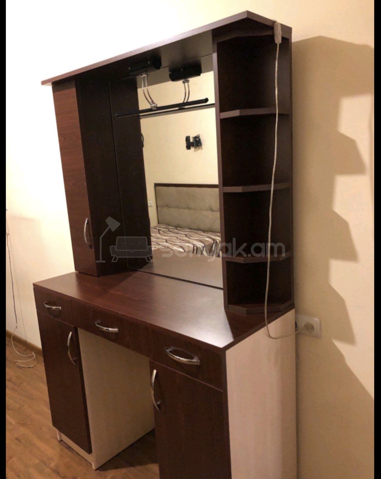 3 Սենյականոց Բնակարան Քարե Շենքում, 68քմ, 3/5 հարկ, Կապիտալ Վերանորոգված, Կահավորված