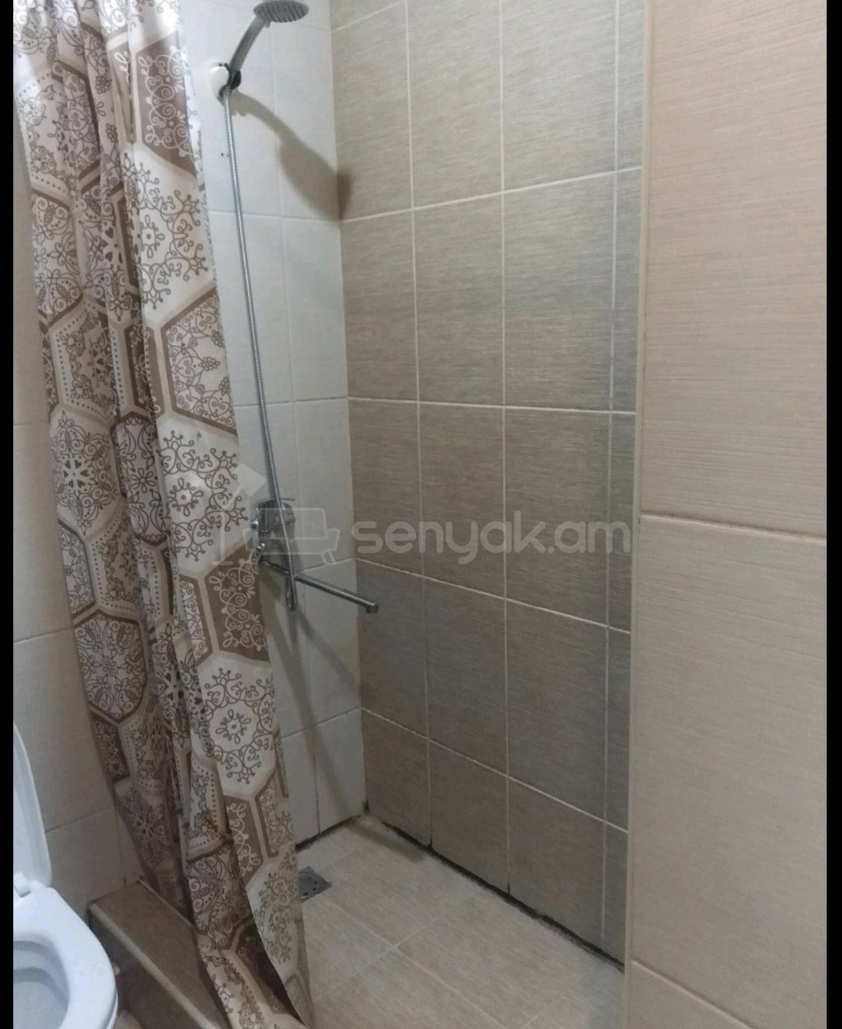 3 Սենյականոց Բնակարան Քարե Շենքում, 68քմ, 3/5 հարկ, Կապիտալ Վերանորոգված, Կահավորված