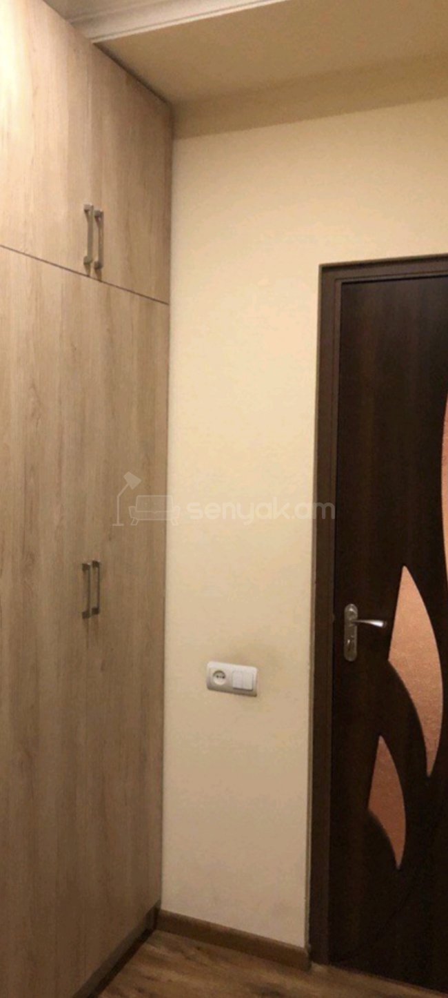 3 Սենյականոց Բնակարան Քարե Շենքում, 68քմ, 3/5 հարկ, Կապիտալ Վերանորոգված, Կահավորված