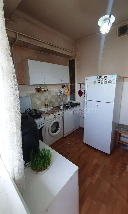 1 Սենյականոց Բնակարան, 41քմ, 8/9 հարկ, Պետական Վիճակում