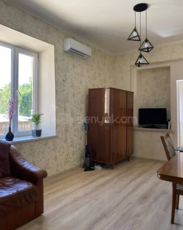 2 Սենյականոց Բնակարան Քարե Շենքում, 45քմ, 3/3 հարկ, Դիզայներական Վերանորոգված, Կահավորված, Արևկող