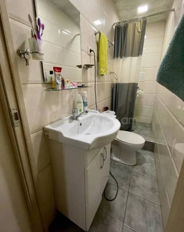 2 Սենյականոց Բնակարան Քարե Շենքում, 45քմ, 3/3 հարկ, Դիզայներական Վերանորոգված, Կահավորված, Արևկող
