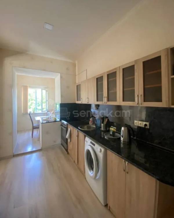 2 Սենյականոց Բնակարան Քարե Շենքում, 45քմ, 3/3 հարկ, Դիզայներական Վերանորոգված, Կահավորված, Արևկող