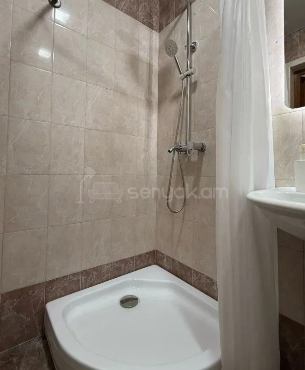 2 Սենյականոց Բնակարան Քարե Շենքում, 42քմ, 2/5 հարկ, Կապիտալ Վերանորոգված, Կահավորված, Արևկող