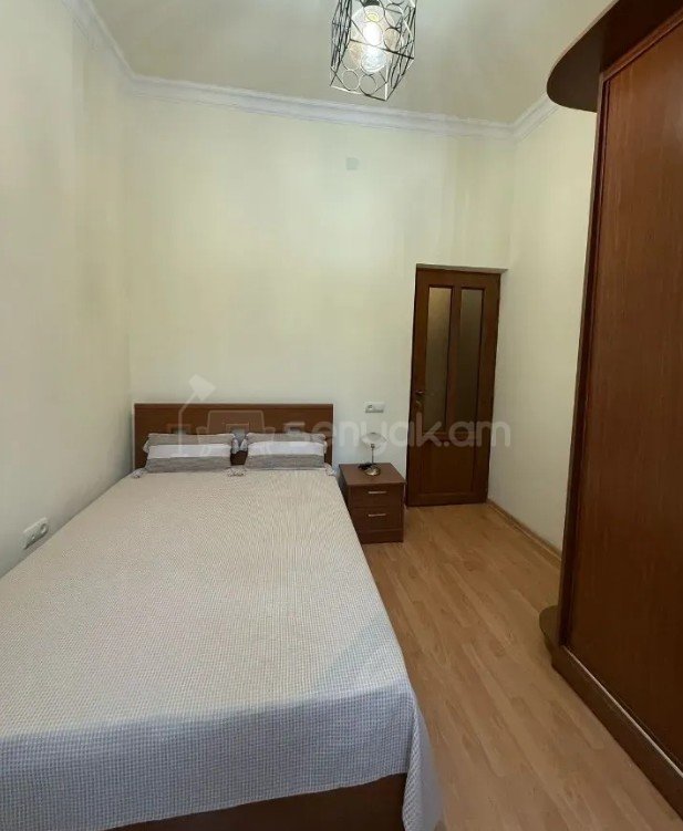 2 Սենյականոց Բնակարան Քարե Շենքում, 42քմ, 2/5 հարկ, Կապիտալ Վերանորոգված, Կահավորված, Արևկող